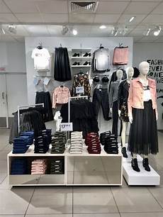 Display Systems For Clothes Store
